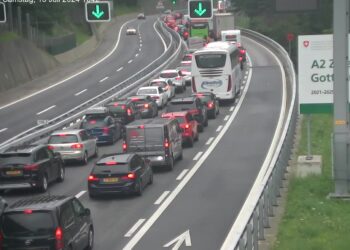 Pesanti rallentamenti in Svizzera al Tunnel del Gottardo