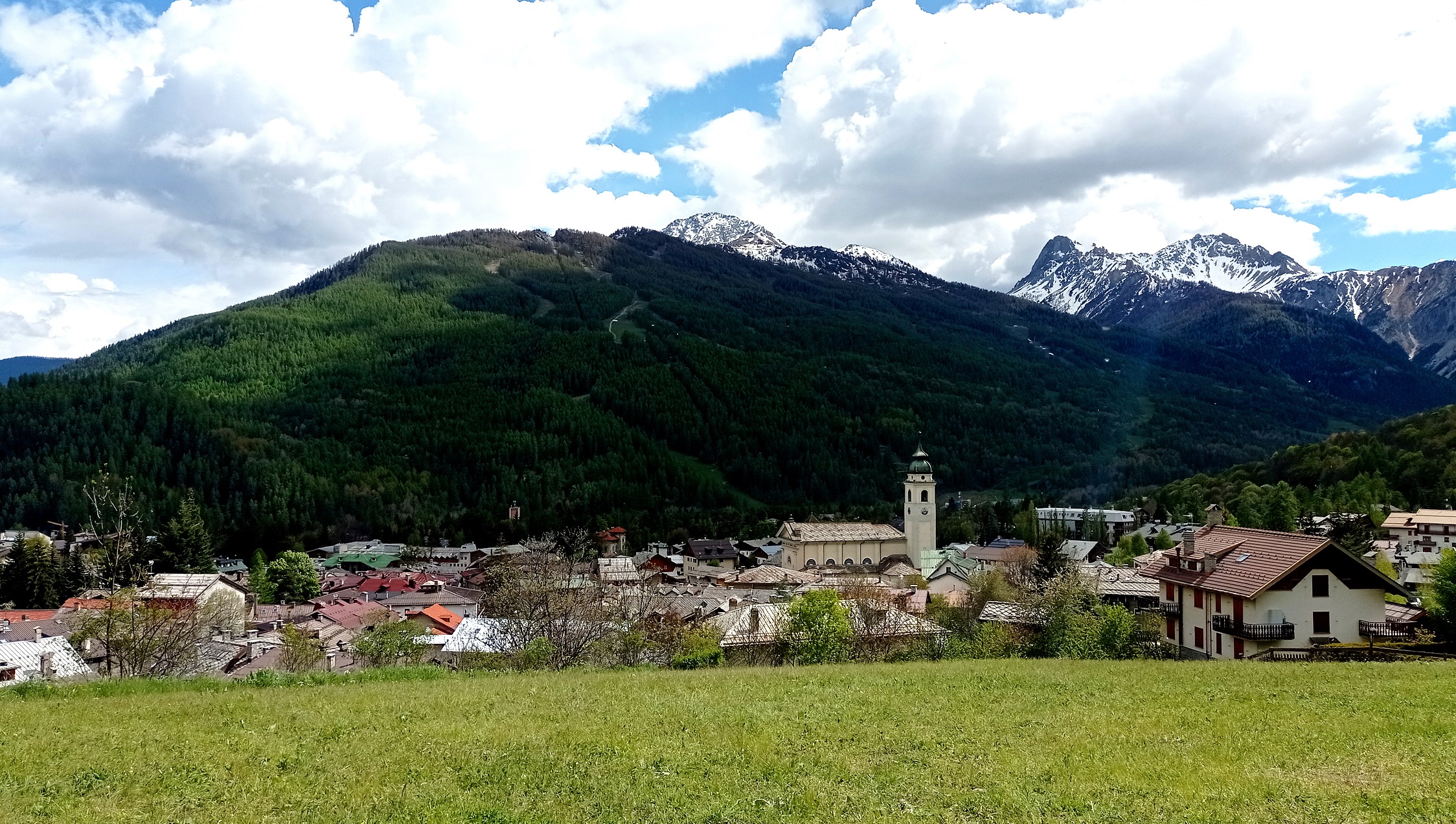 Bardonecchia, 27enne comasco cade in un laghetto e muore di ipotermia