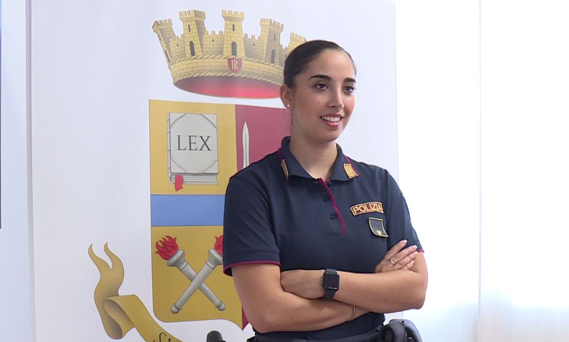 Salva una 22enne dal suicidio, il racconto dell’agente coetanea: “Un abbraccio servito ad entrambe”