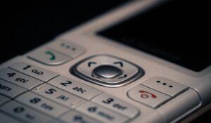 “Sono il maresciallo faccia un bonifico da 19.900”, ma lei non ci casca