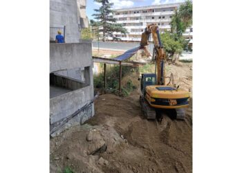 Oggi l'abbattimento dell'ultima passrellla esterna
