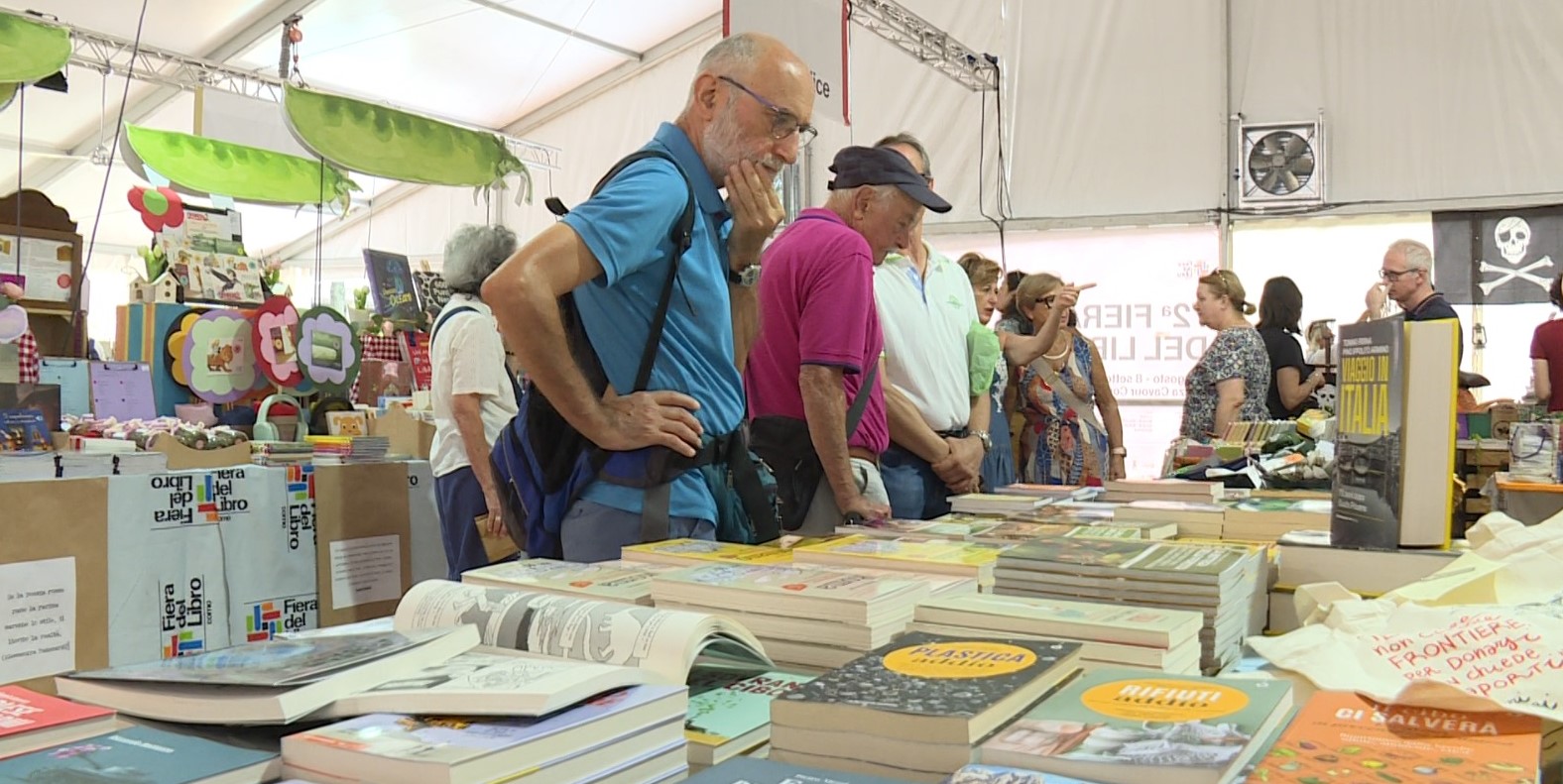 Fiera del Libro in piazza Cavour, inaugurata l’edizione 2024