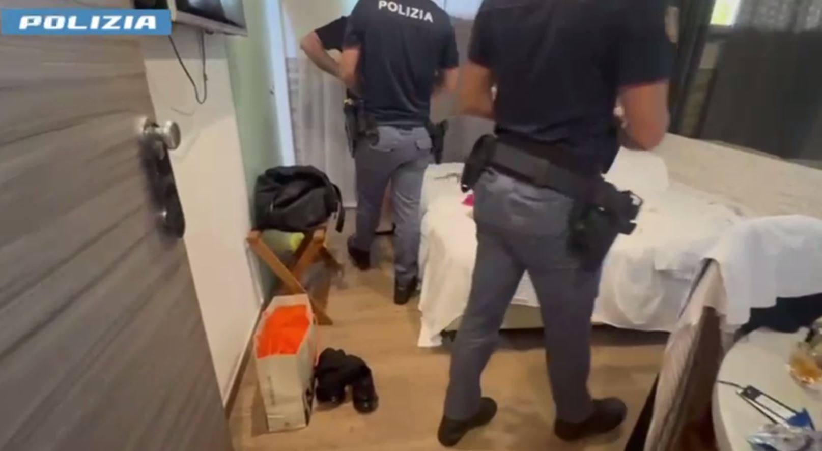 Ricercato in tutta Europa, alloggiava in un albergo a Como. Arrestato 23enne albanese