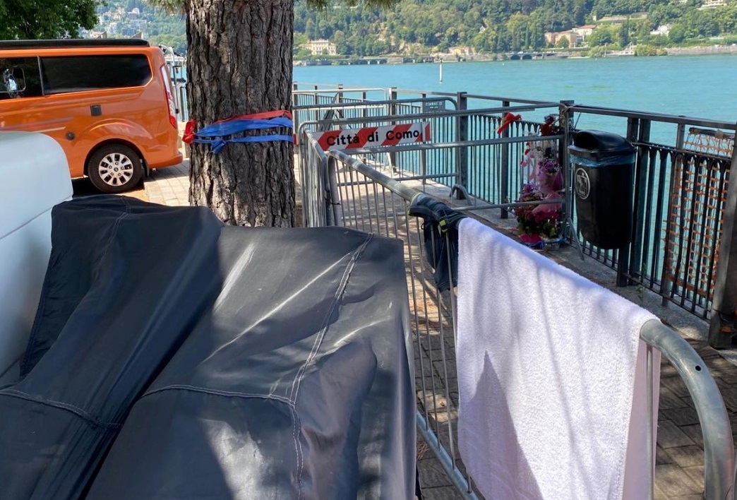 Turismo selvaggio a Como, Patelli: “Panni stesi vicino al luogo di una tragedia. Ora basta: servono restrizioni e controlli”