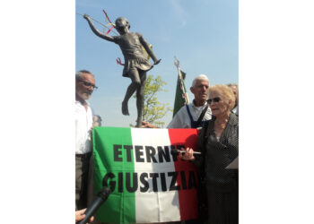 A lei dedicato L'Aquilone nel Parco Eternot sul sito ex Eternit
