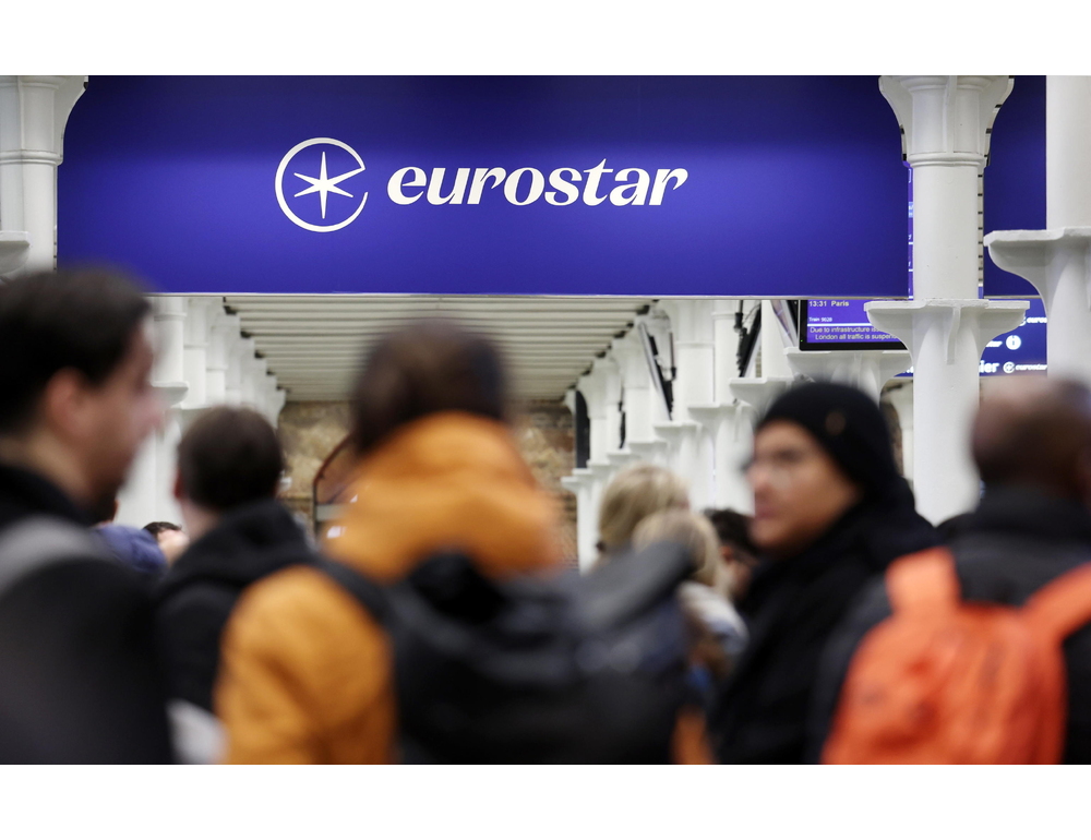 Eurostar bloccato sotto la Manica, 7 ore e 30 di ritardo