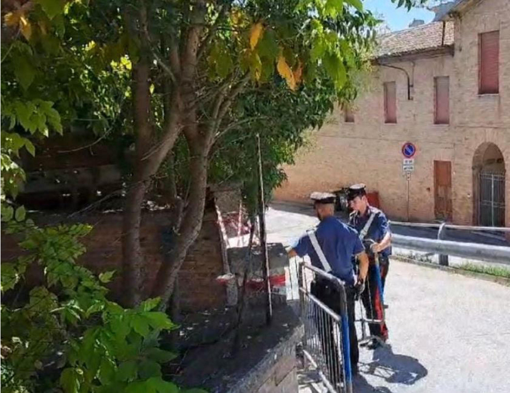 Moglie accoltellata davanti ai tre figli ora in casa famiglia
