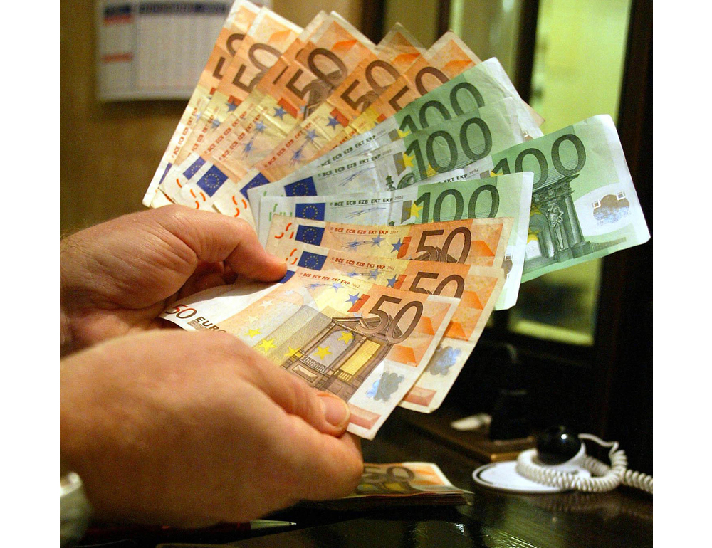 Riondino, io truffato al telefono da un finto bancario