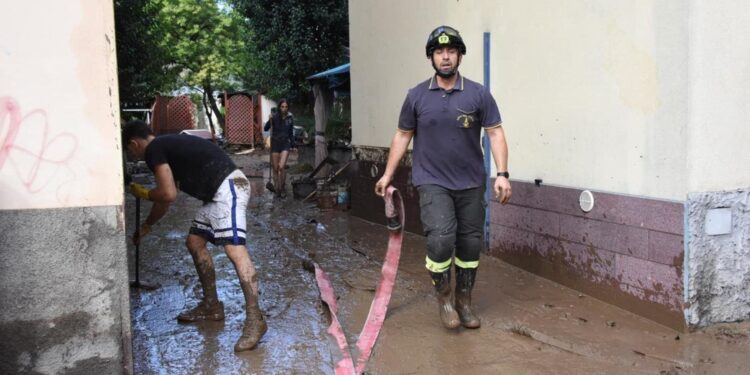 Ai vigili del fuoco 150 richieste di intervento