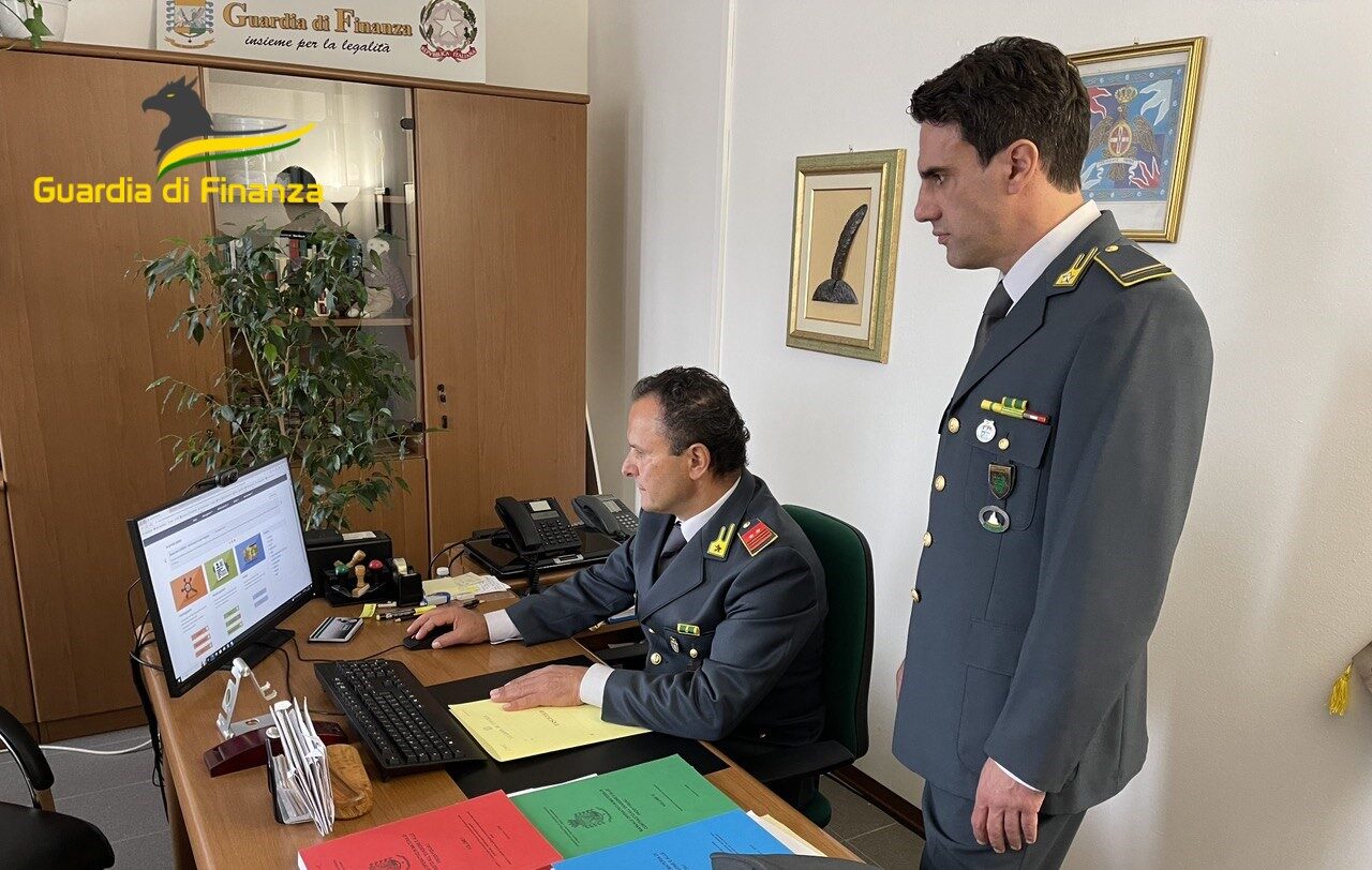 60enne varesino indagato: avrebbe ingannato la compagna per sottrarle 4 milioni