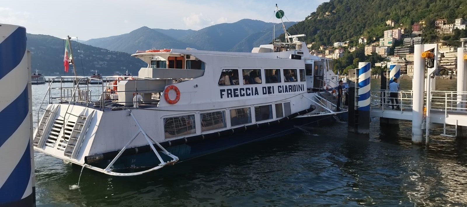 Detriti nel Lario, sospese alcune corse del servizio rapido. Nuovi guasti, fuori uso l’aliscafo “Freccia dei giardini”