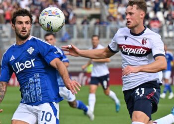 Patrick Cutrone in azione durante Como-Bologna (foto Roberto Colombo)