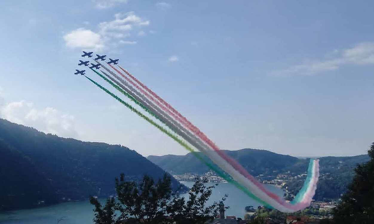 Como, polemica in Parlamento sulle Frecce Tricolori a Cernobbio