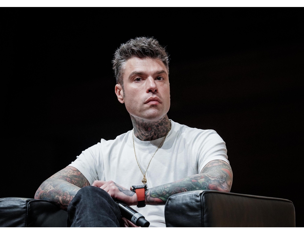 Caso ultrà: convocato e annullato l’interrogatorio per Fedez