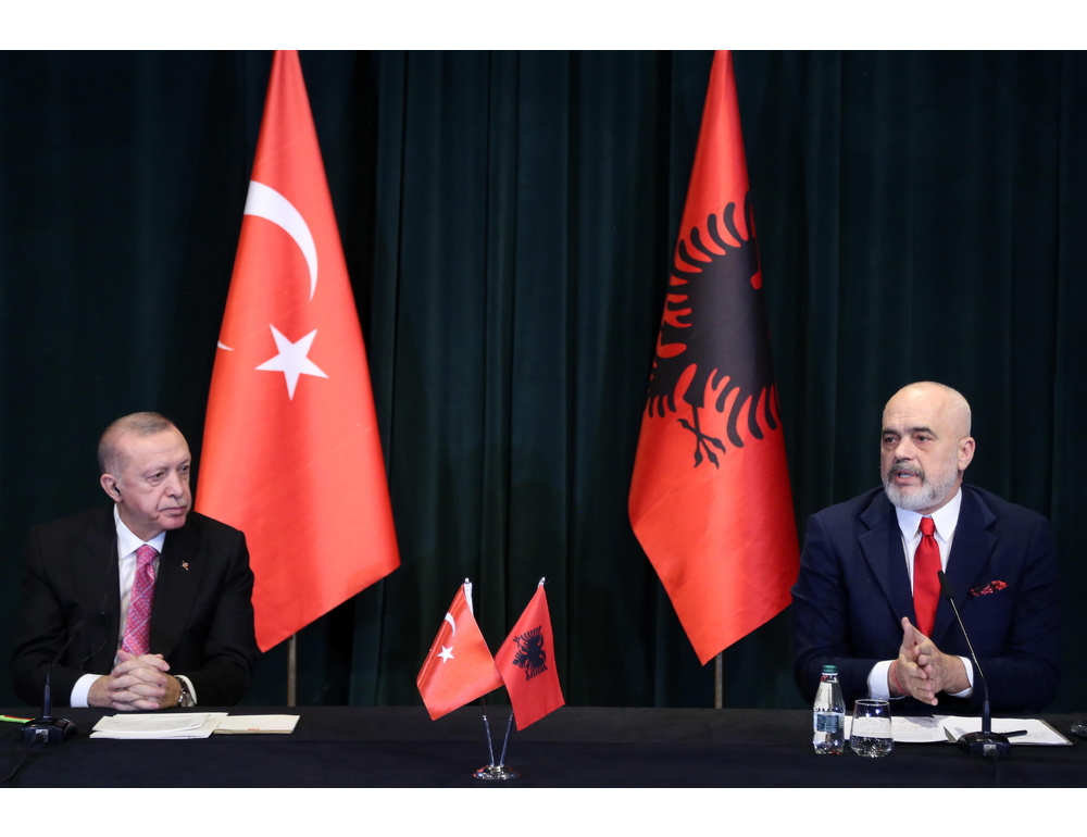 Rama, ‘la Turchia donerà all’Albania droni kamikaze’