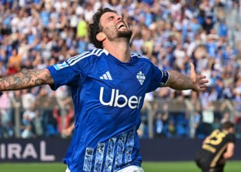 L'esultanza di Cutrone dopo la rete contro il Verona (foto Roberto Colombo)