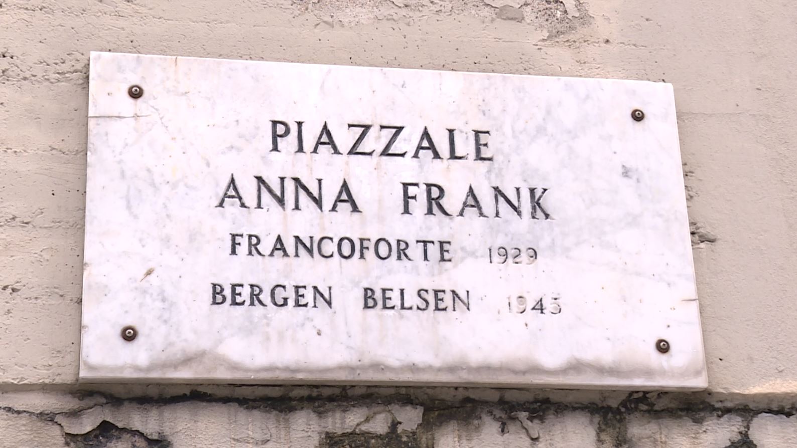 Il quartiere di Ponte Chiasso a rischio desertificazione. Le proposte di Acus: “Nuovi parcheggi e il recupero dell’autosilo”