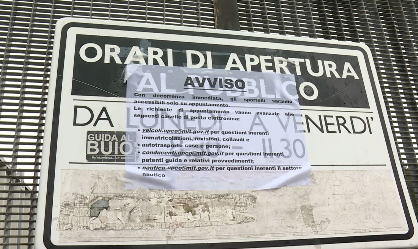 Trasloco della motorizzazione di Como, sportelli chiusi e servizi attivi solo su appuntamento