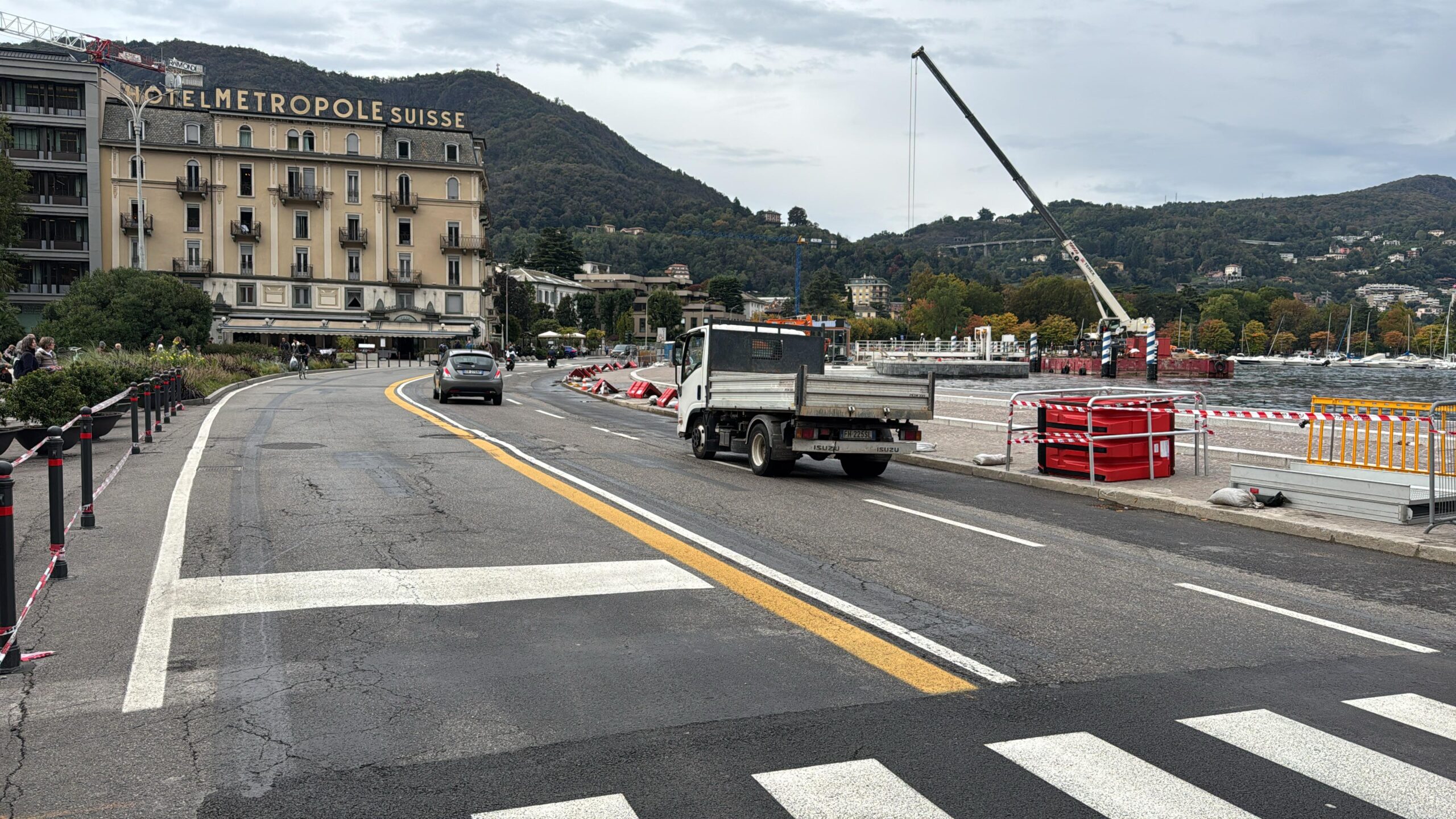 Como, riaperto al traffico il lungolago. Dopo la breve tregua torna il maltempo