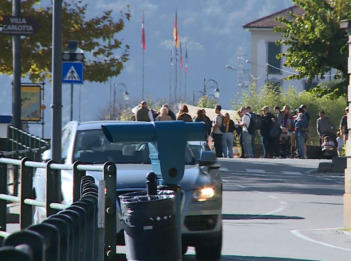 Lago amaro, il doppio volto della vita sul Lario. Turisti da tutto il mondo ma viabilità, trasporti e sanità fermi
