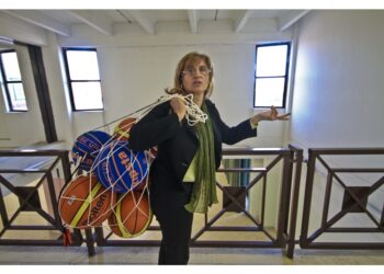 'Molti pensano che educare significhi difendersi'