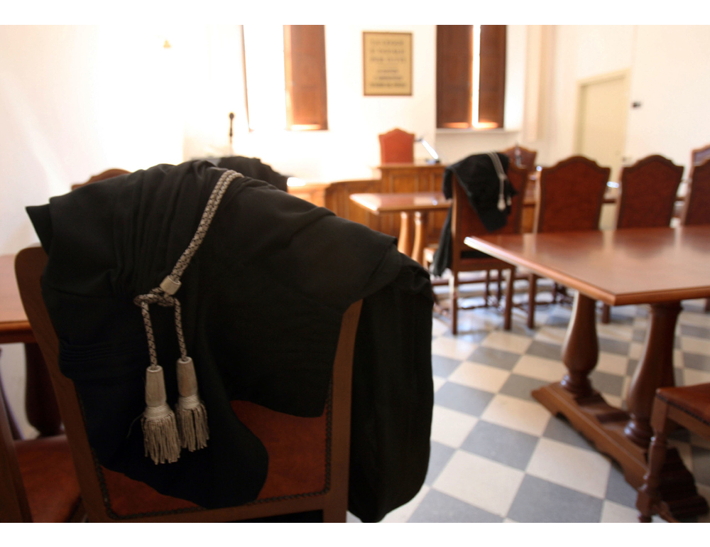 Accusati di violenza di gruppo in un motel, tutti assolti