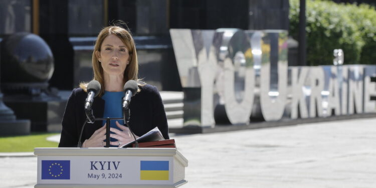 "Sessione straordinaria con Zelensky collegato dall'Ucraina"
