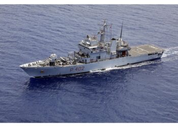 Nave ha lasciato ormeggi a Messina e si sta dirigendo verso sud
