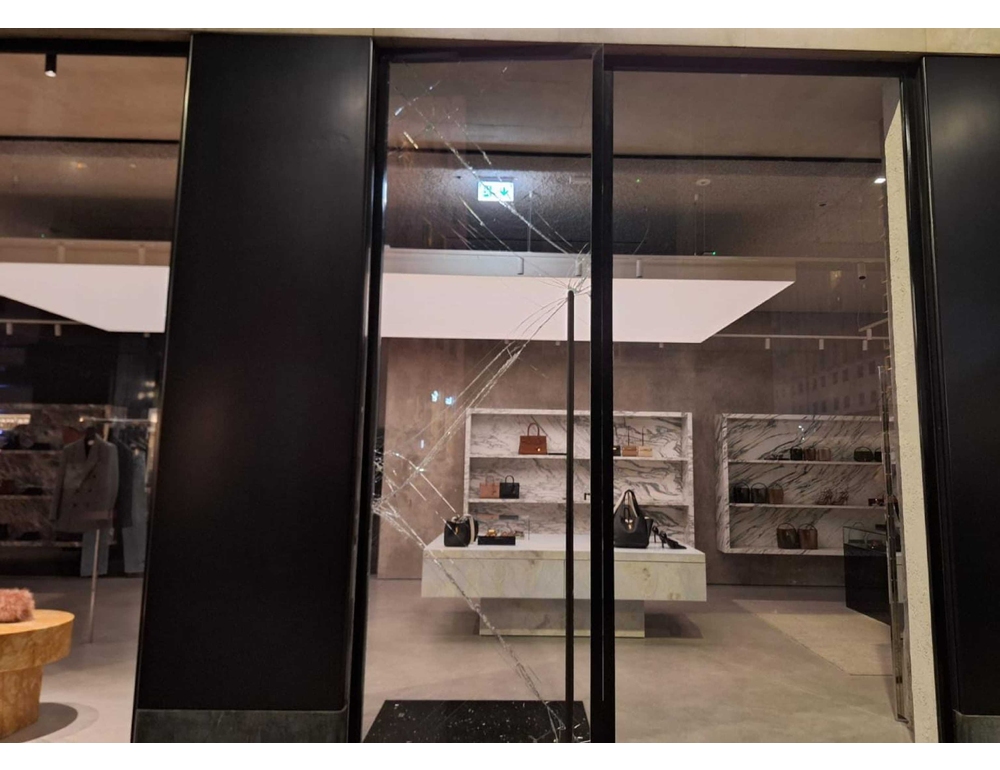 Tenta furto da 150mila euro da Yves Saint Laurent, arrestato