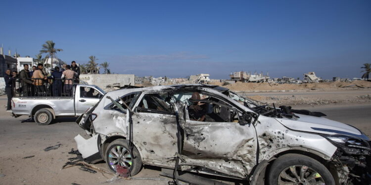Tre operatori uccisi in un attacco israeliano