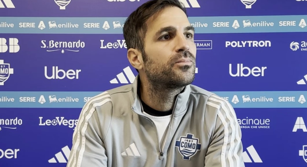 L’ironia di Fabregas: “Fiorentina alle Maldive, noi spaliamo la neve”