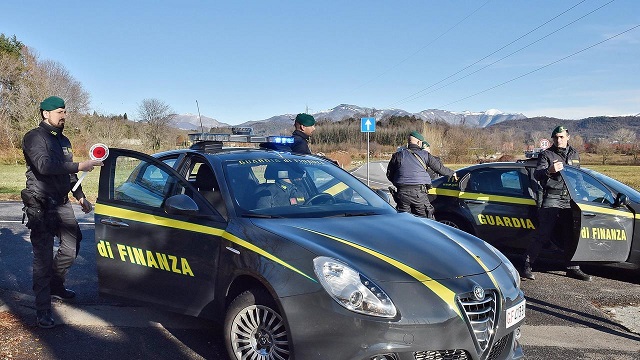 Truffa sui finanziamenti statali per 13,8 milioni di euro, 19 misure cautelari