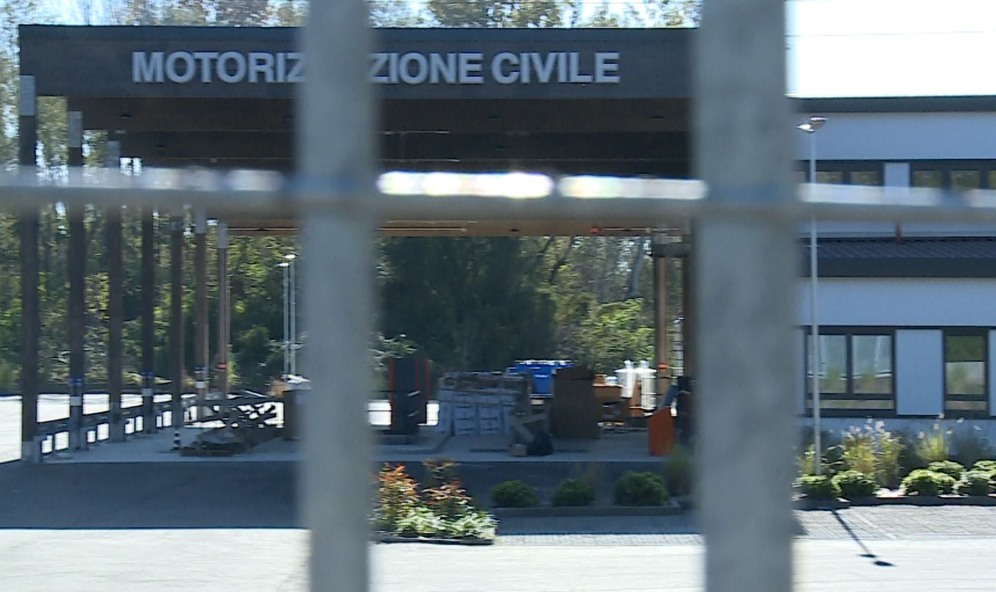 Trasloco della motorizzazione di Como, ancora disagi per gli utenti. Esami a Lecco, revisioni a Varese