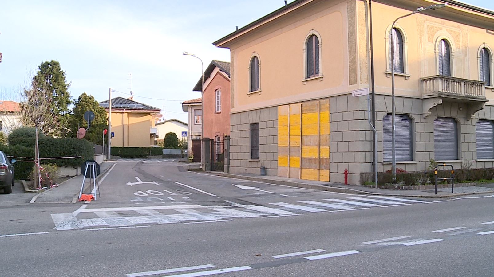 Tir sfonda una casa a Montano Lucino, al via gli interventi di messa in sicurezza dell’abitazione