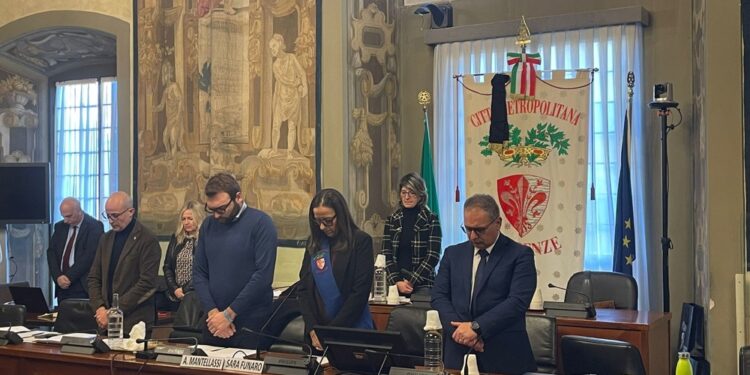 Lutto regionale: minuto silenzio e bandiere mezz'asta in Toscana