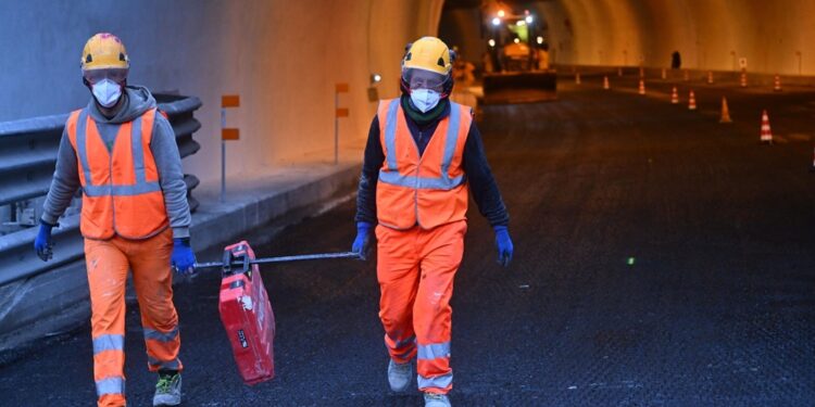 Chiusa per un mese l'uscita di Genova-Nervi da Livorno