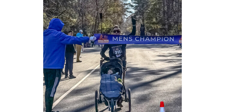 Maratoneta forlivese vince in Usa insieme al piccolo Rodolfo