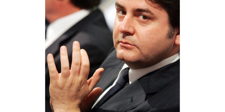 I fatti risalgono al 2014. Stessa pena per l'ex giudice Russo