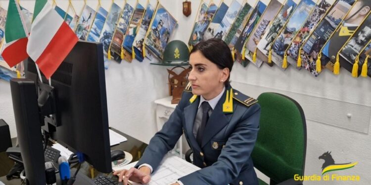 Medico avrebbe svolto attività extra moenia senza autorizzazione