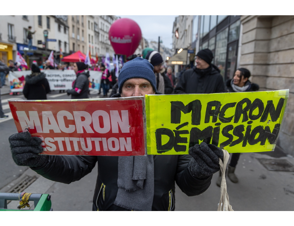 Francia: indice fiducia Macron ai minimi, 21%, sale Bayrou