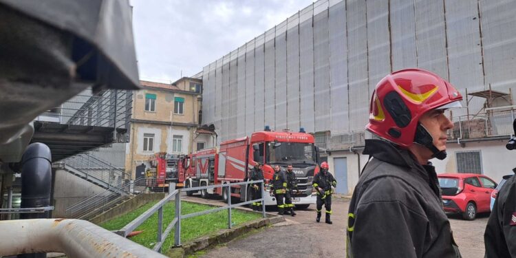 Il fumo è risalito in alcuni reparti