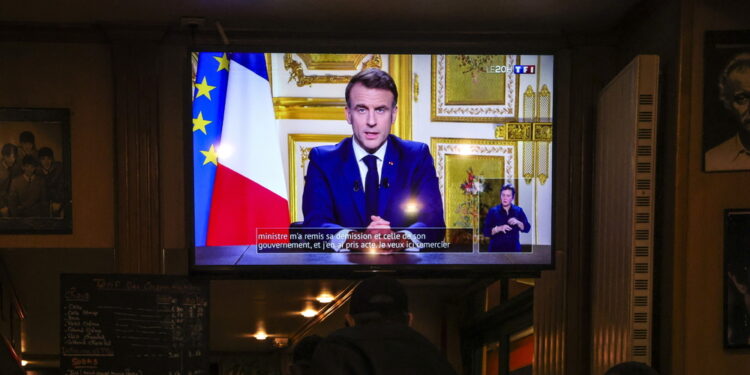 Annuncio in diretta tv: 'Per la continuità della vita del Paese'
