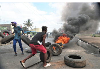 Terzo giorno di disordini nella capitale Maputo