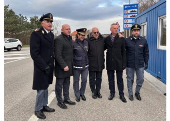 Incontro con le polizie dei due Paesi al valico di Pesek