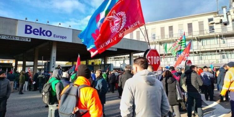 800 posti a rischio nel Varesotto. Martedì incontro a Ministero