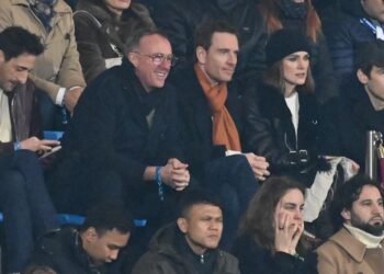 Keira Knightley, Michael Fassbender e Adrien Brody, primo a sinistra, in tribuna al Sinigaglia (foto Roberto Colombo)