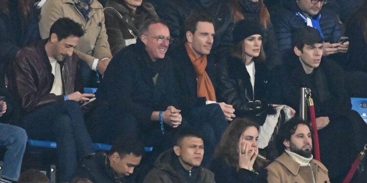 Keira Knightley, Michael Fassbender e Adrien Brody, primo a sinistra, in tribuna al Sinigaglia (foto Roberto Colombo)