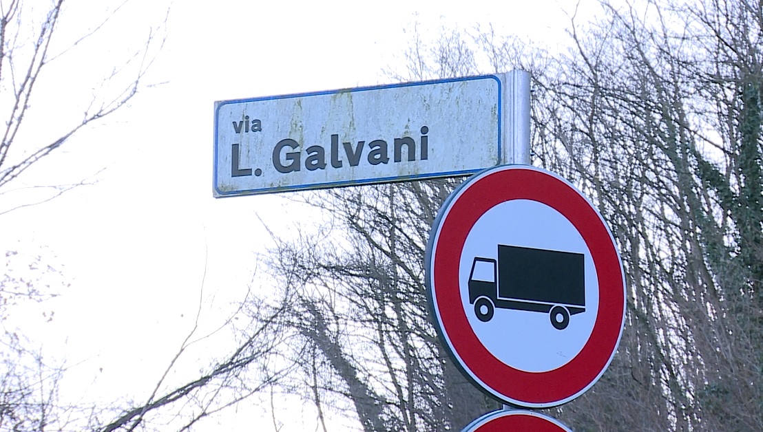 Spaccio e furti a Casnate con Bernate, su Maps compare una nuova localizzazione: “Viale della bianca”