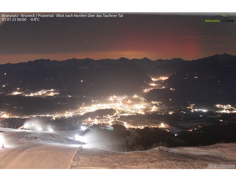 Aurora boreale nella notte di San Silvestro sulle Dolomiti