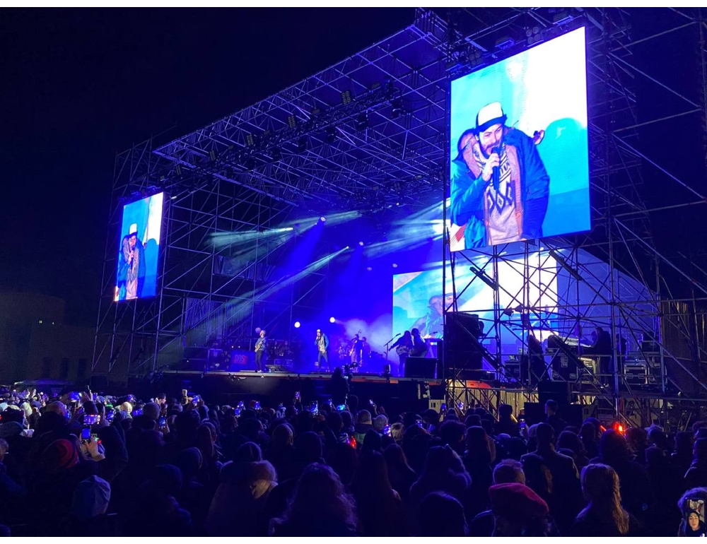 A Olbia 30mila persone per i Pinguini Tattici Nucleari